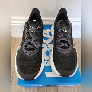 Hoka Women's MACH 6 Black and Gray  Running Shoe Size 9.5